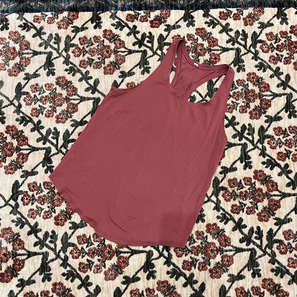 Lululemon tank in blush